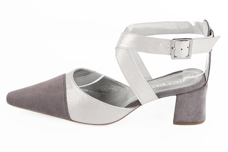 Pebble grey and pure white women's open back shoes, with crossed straps. Tapered toe. Medium block heels. Profile view - Florence KOOIJMAN